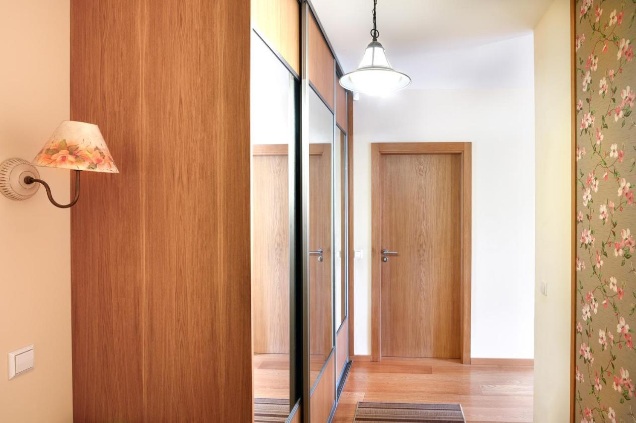Ona'S Apartment In City Center With Private Parking كاوناس المظهر الخارجي الصورة